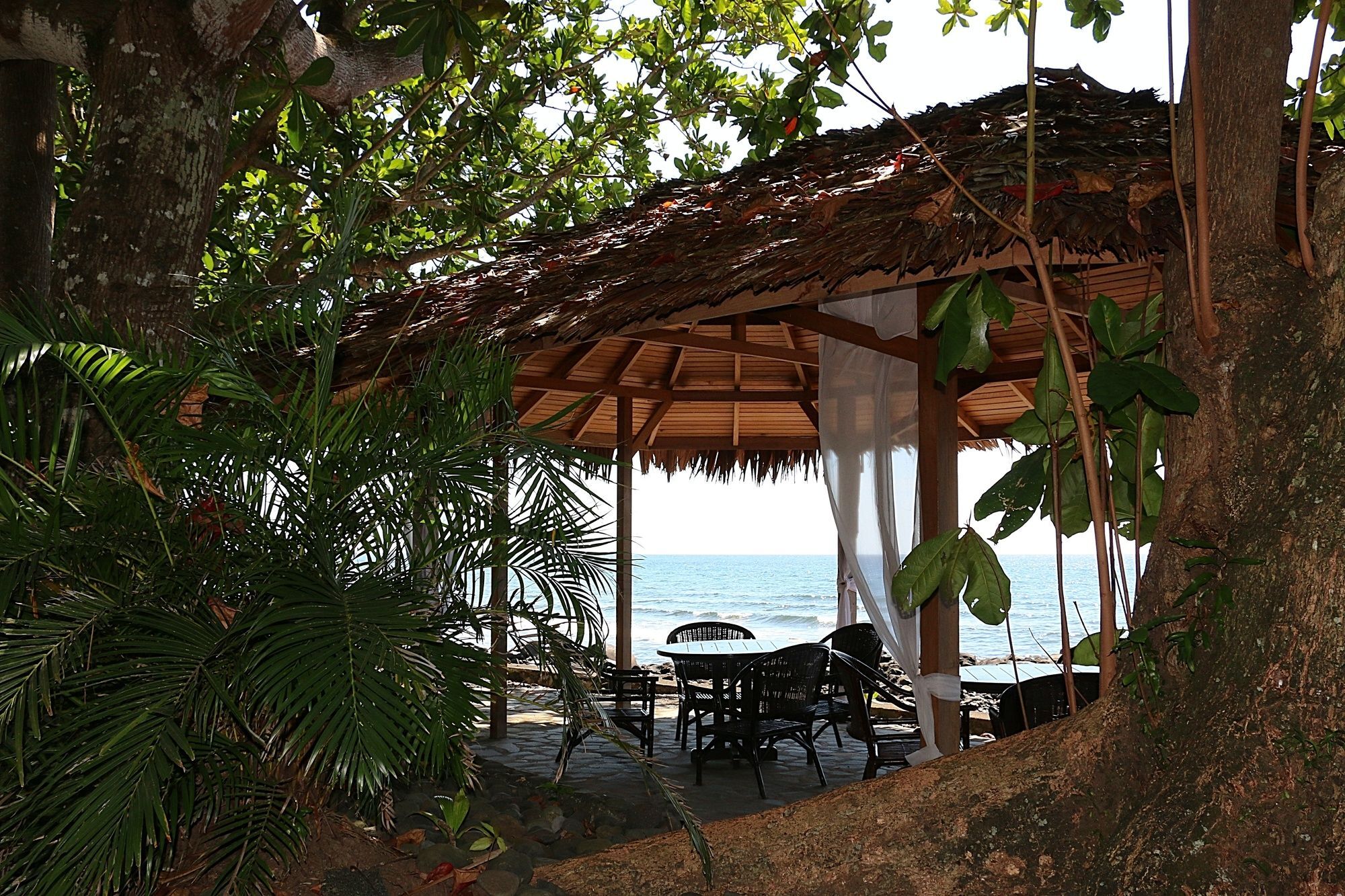 Mapia Resort Manado Exterior foto